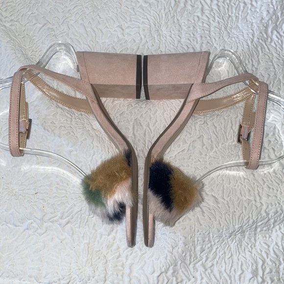 CHARLES By Charles David Kandy Sandal Pump - Picture 5 of 8